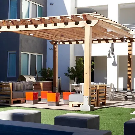 Lovely Midtown Suites By Sonder-2