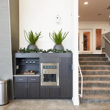 Lovely Midtown Suites By Sonder-3